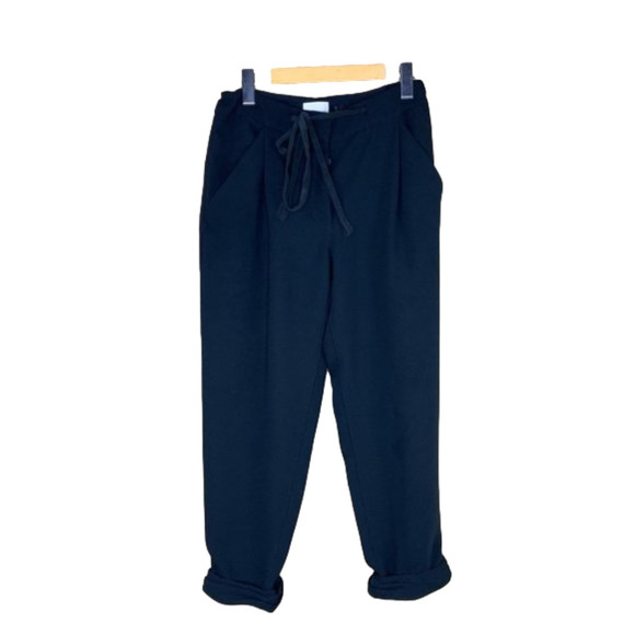Aritzia Pants - Aritzia Wilfred Black Cropped Rolled Lightweight Pant size 4